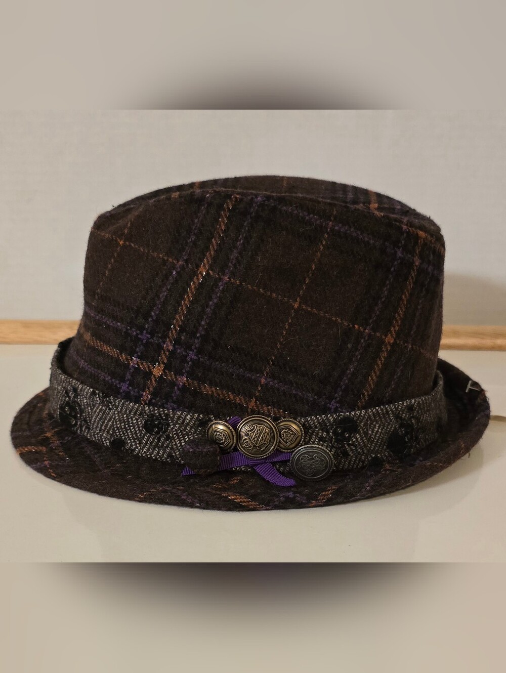 Vintage Claire’s Y2K Emo Grunge Plaid Fedora Hat With Skulls Purple M/L NWT